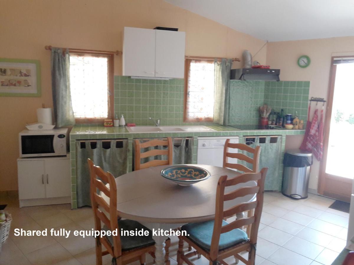 Bed and Breakfast Les Cerises Saint-Saturnin-d'Apt Exteriér fotografie