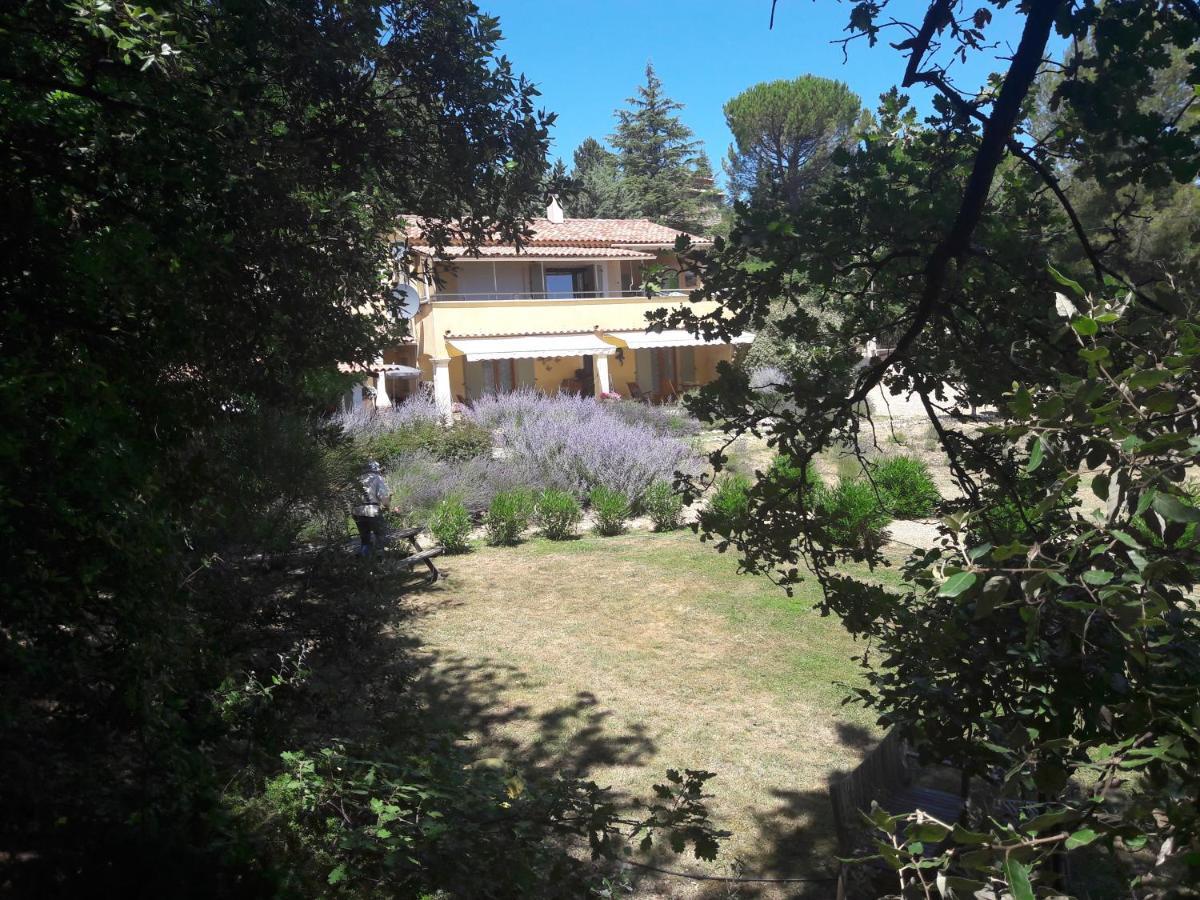 Bed and Breakfast Les Cerises Saint-Saturnin-d'Apt Exteriér fotografie