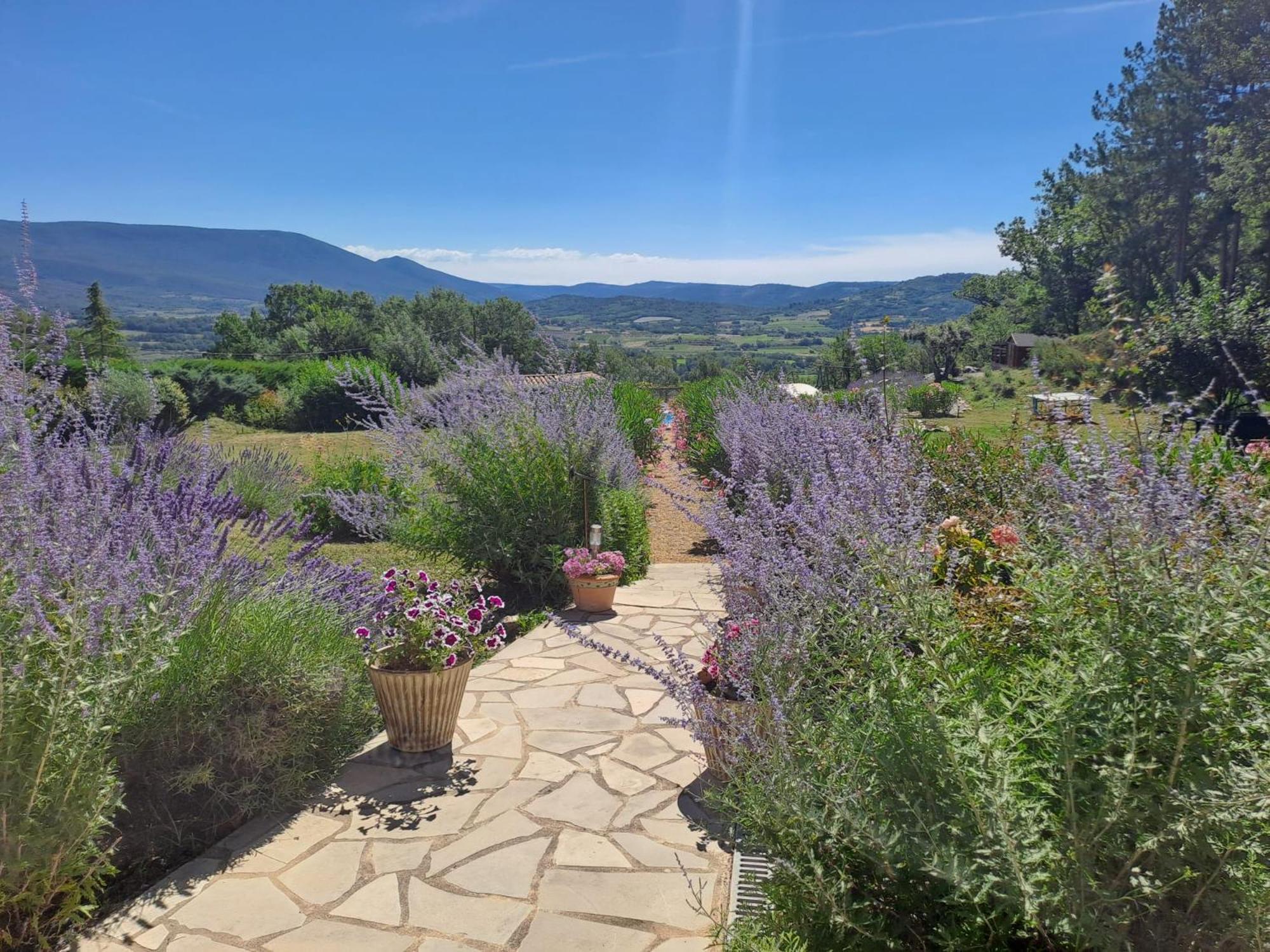 Bed and Breakfast Les Cerises Saint-Saturnin-d'Apt Exteriér fotografie